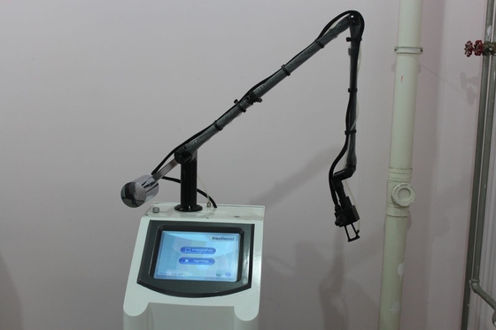 Dwutlenek węgla CO2 Laser frakcyjny maszyna / sprzęt do zabiegu Usuwanie blizn